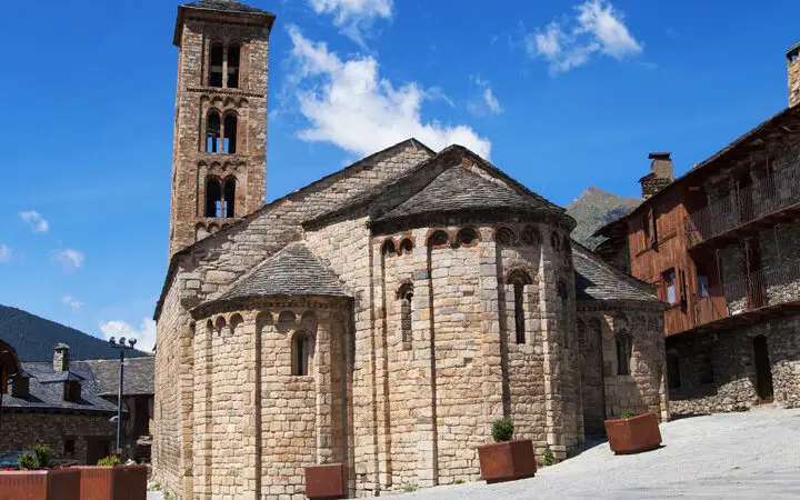 Descubre la arquitectura única de la iglesia de San Clemente de Tahull