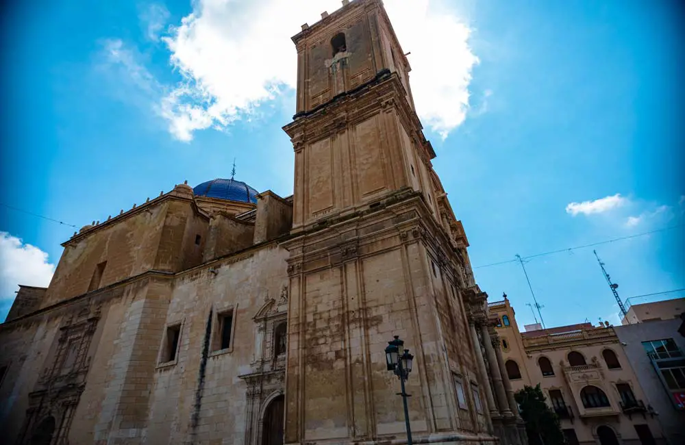 Descubre la belleza de la Basílica de Sant Pasqual: Un lugar de devoción y paz
