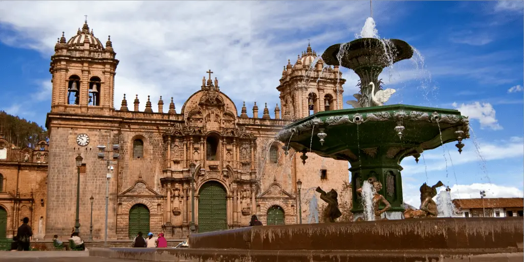 Descubre la belleza de la Iglesia de San Blas en Cusco