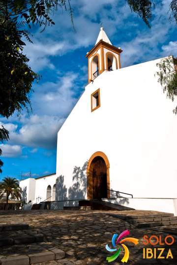 Descubre la Belleza de la Iglesia de San Rafael en Ibiza