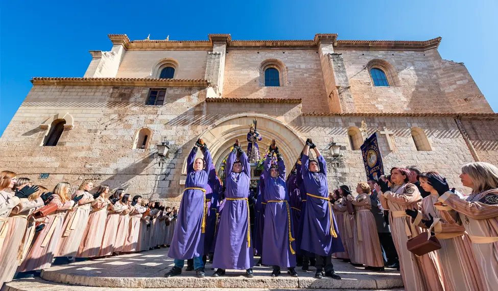 Descubre la belleza de las procesiones en Albacete