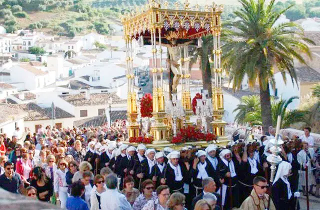 Descubre la belleza de las procesiones en Antequera