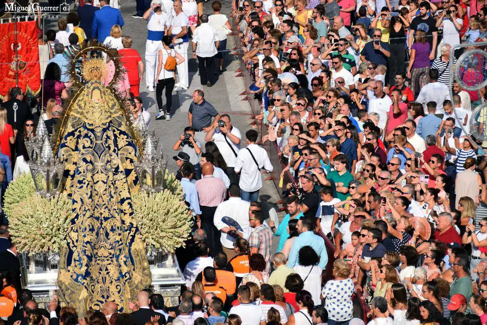 Descubre la belleza de las procesiones en Chipiona