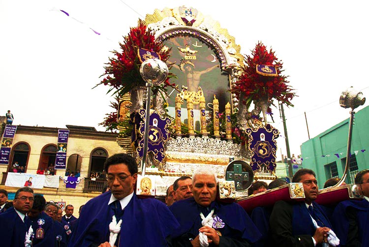 Descubre la belleza de las procesiones en Pinto: tradición y fervor