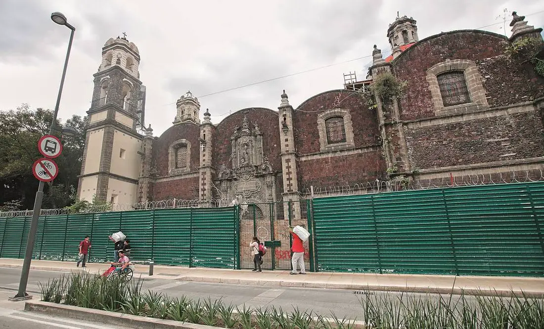 Descubre la belleza histórica de la Iglesia de San Fernando en la Ciudad de México
