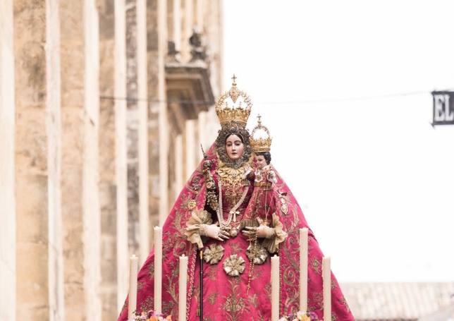 Descubre la devoción a la Patrona de Lucena: Historia y tradición