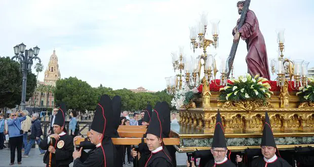 Descubre la devoción a la Virgen de la Soledad en Lorca