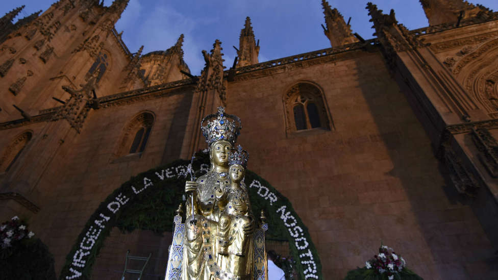 Descubre la devoción a la Virgen de la Vega en su pueblo