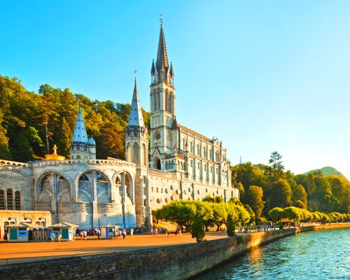 Descubre la Emotiva Historia de la Basílica de Lourdes