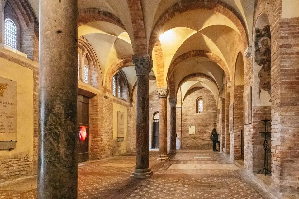 Descubre la historia sagrada de la iglesia de San Stefano en Bolonia