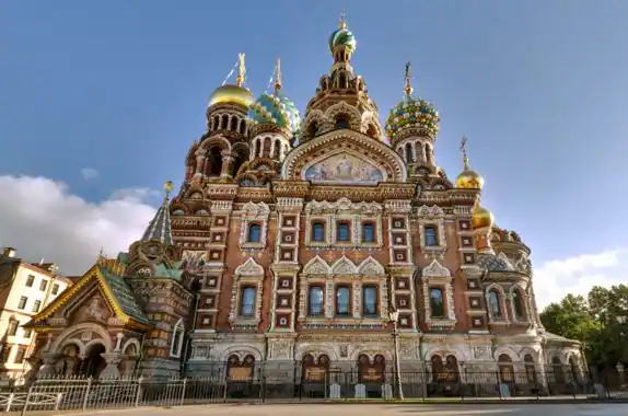 Descubre la historia y belleza de la Iglesia de San Petersburgo en Rusia