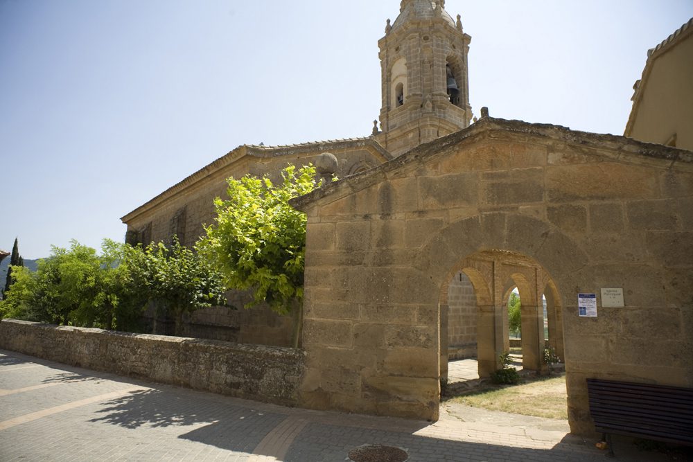 Descubre la Historia y Devoción en la Iglesia de San Andrés Apóstol
