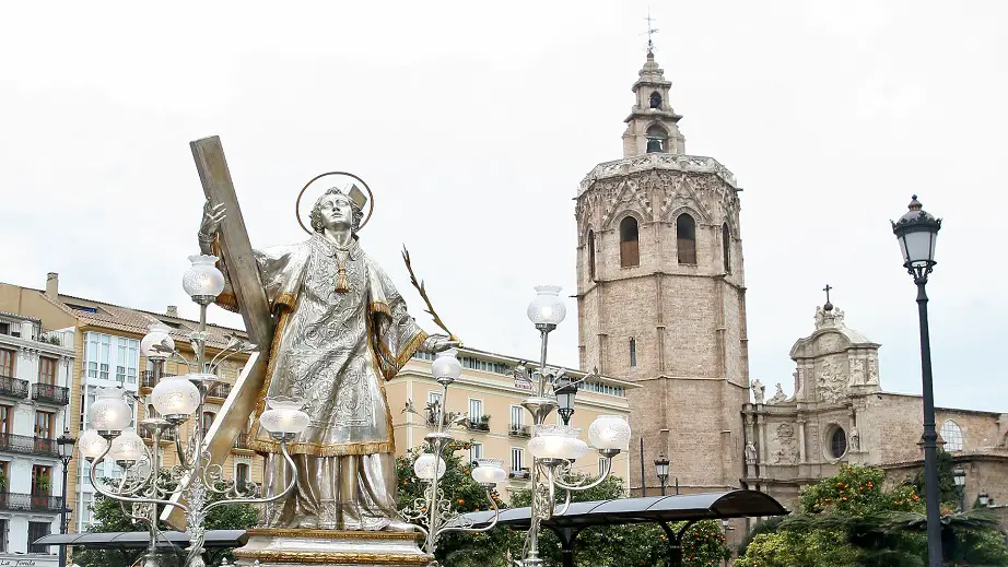 Descubre la historia y la devoción en la Parroquia de San Vicente Mártir