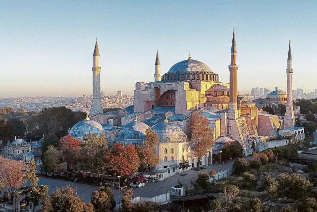 Descubre la impresionante Basílica de Santa Sofía en Estambul, Turquía