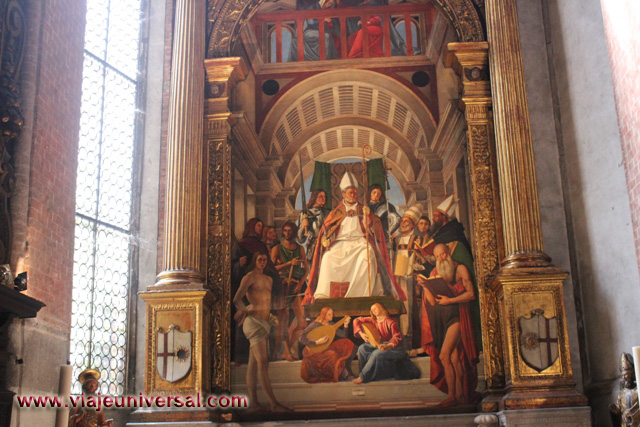Descubre la majestuosa Basilica de Santa Maria dei Frari: Un tesoro de arte y devoción