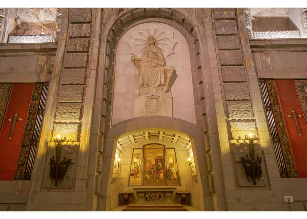 Descubre la Majestuosa Basílica del Escorial: Historia y Devoción