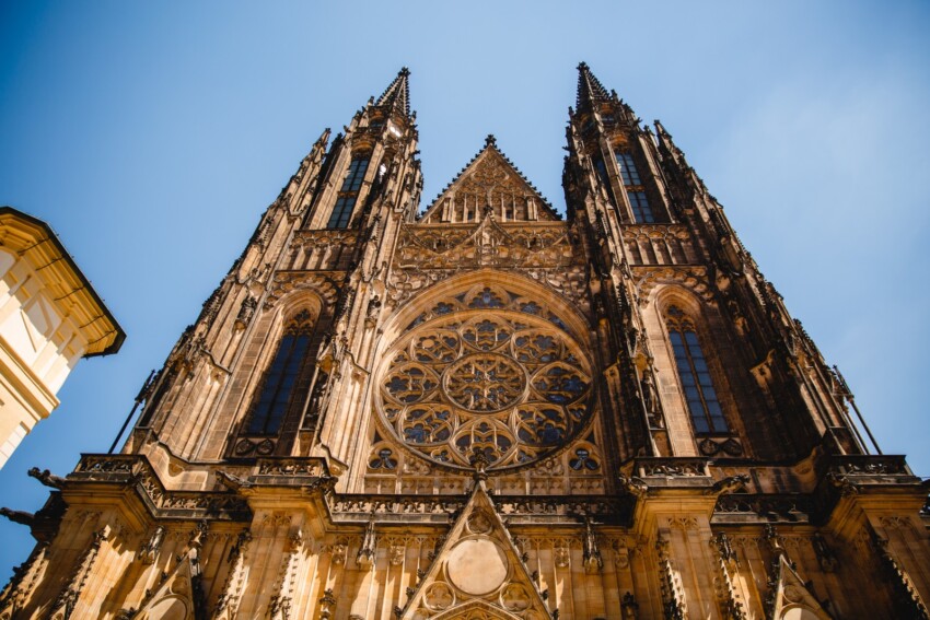 Descubre la majestuosa Iglesia de San Wenceslao en Praga