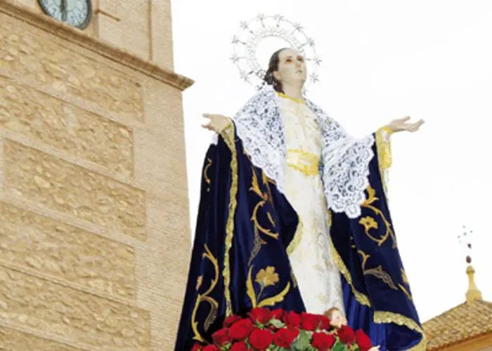 Descubre la majestuosidad de las procesiones del Jueves Santo en Murcia