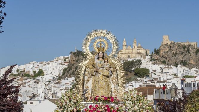 El Encanto de la Virgen de Cádiz: Historia y Devoción