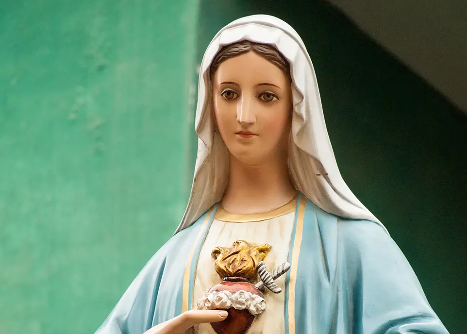 El misterio de la Virgen de Blanco: Fuerza y pureza divina