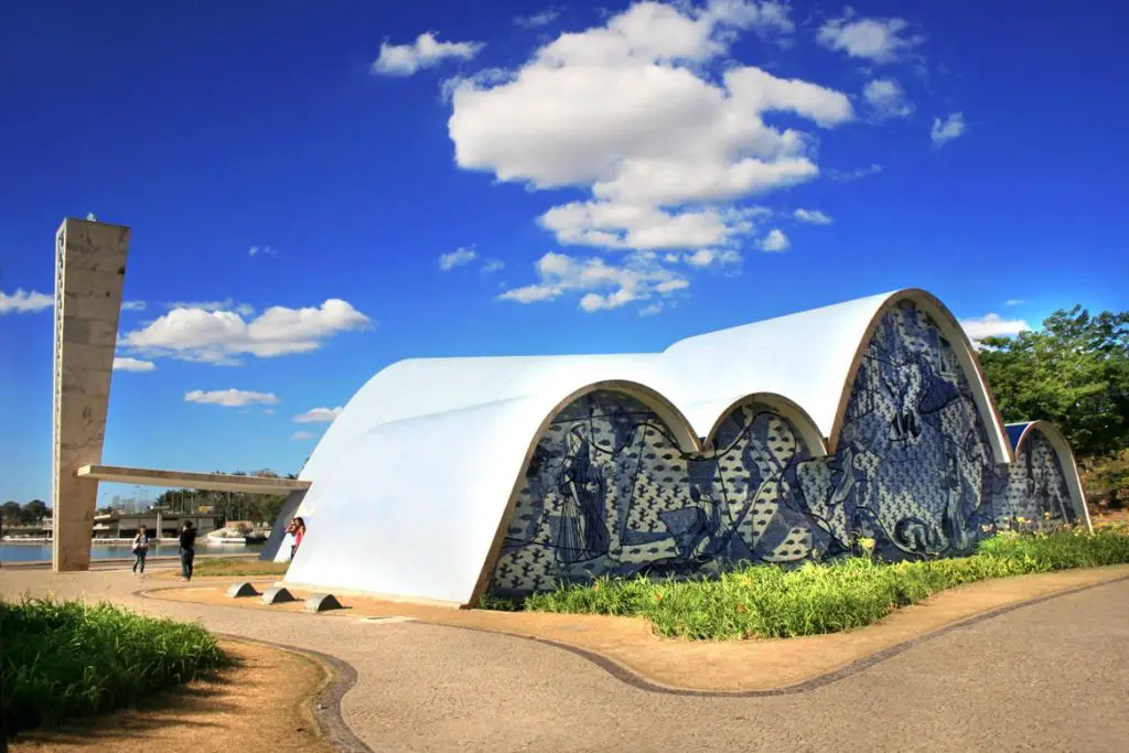 Iglesia de San Francisco de Asís: La Obra Maestra de Oscar Niemeyer