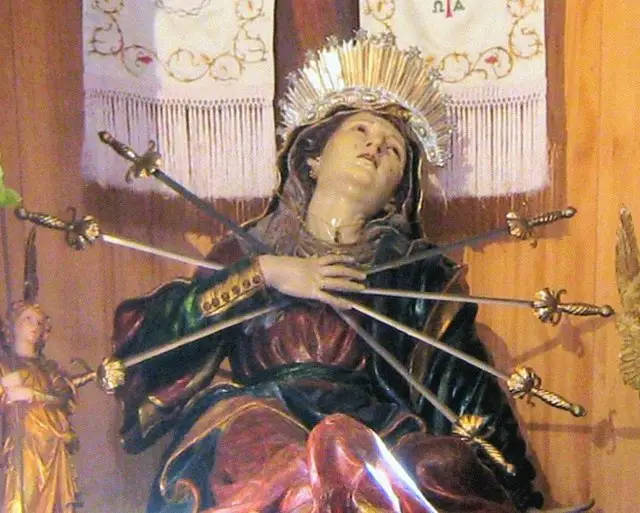 La Devoción a la Virgen de Carrión de Alburquerque: Historia y milagros
