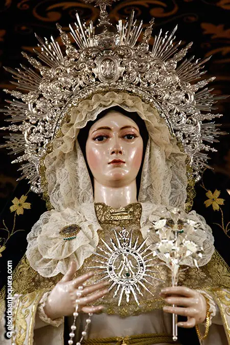 La Virgen de la Consolación: Fuente de Esperanza y Consuelo