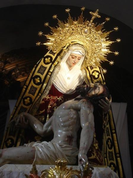 La Virgen de las Angustias de Sanlúcar la Mayor: Fe y devoción en Andalucía