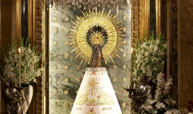Maravillas de la Basílica de la Virgen del Pilar: Historia y Devoción