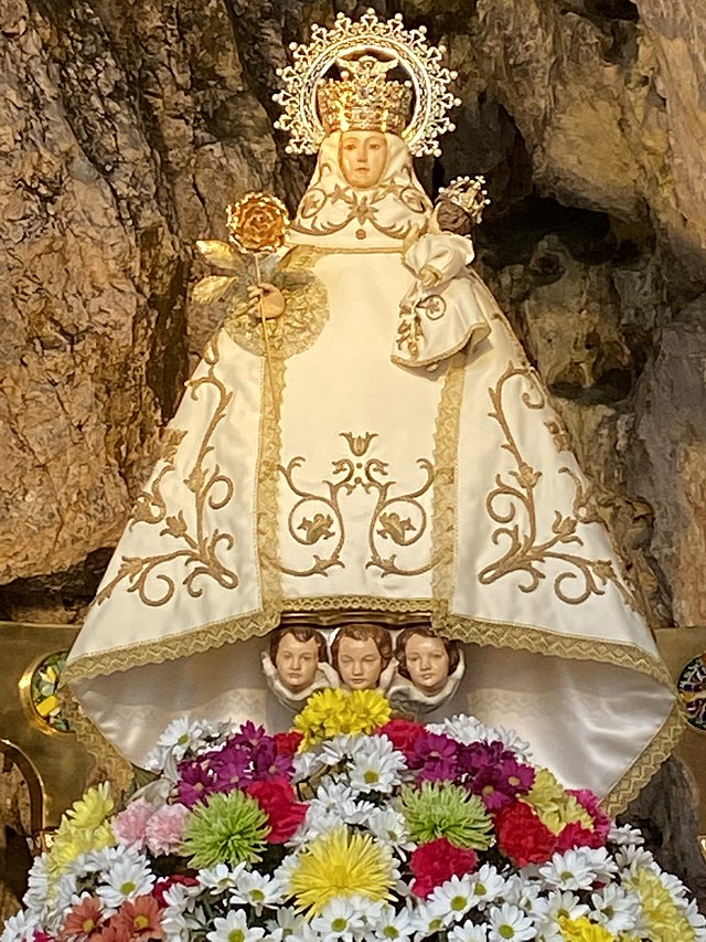 Nuestra Señora de Covadonga: Patrona de Asturias y protectora de su pueblo