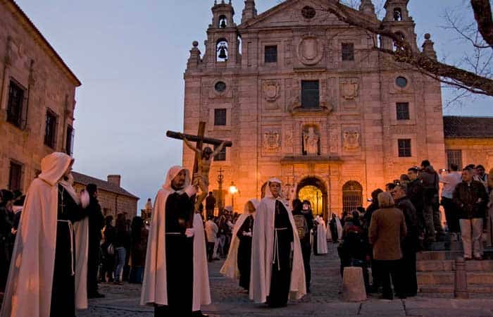 Procesiones en Ávila: Tradición y Devoción