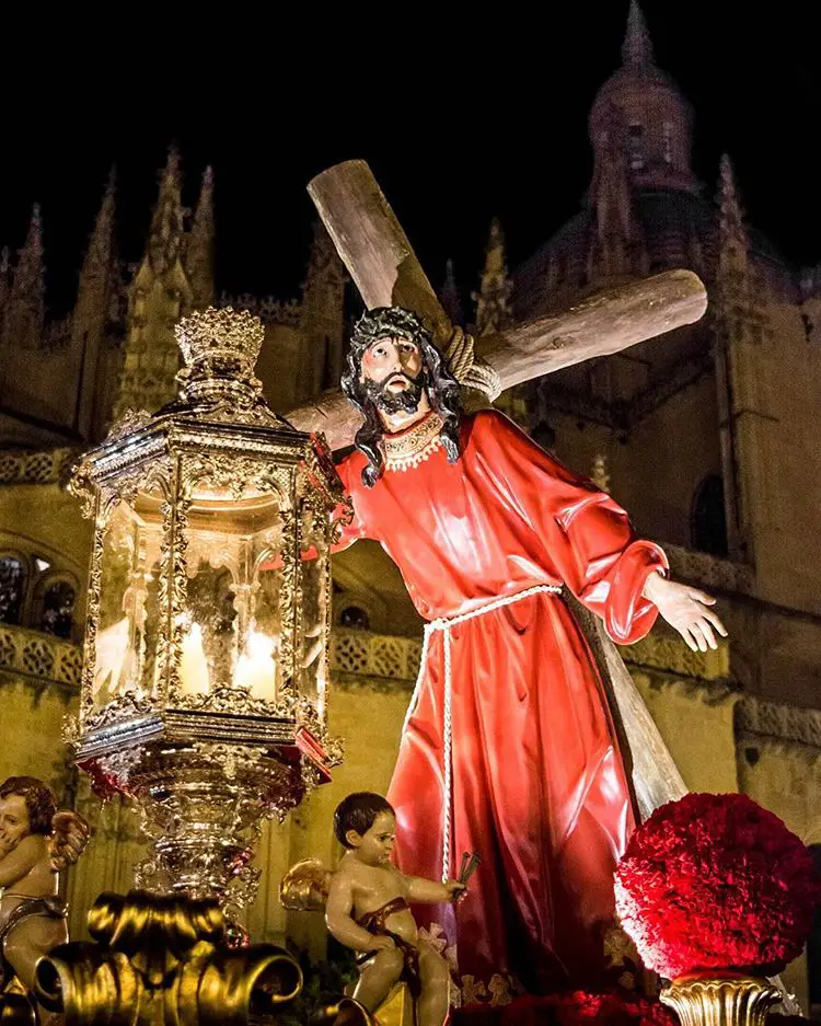 Procesiones en Segovia: Tradición y Devoción