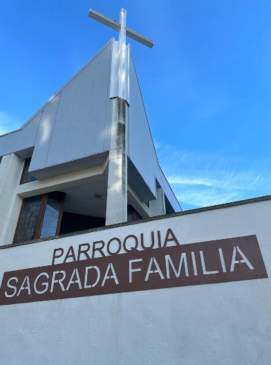 Sagrada Familia: El Corazón de la Parroquia en Burgos