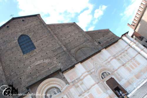 Santuario de Fe: Descubre la Basílica de Santo Domingo en Bolonia