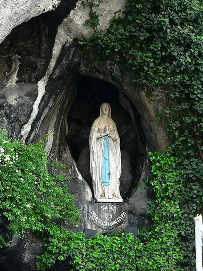 Solicita un Milagro: Oración a la Virgen de Lourdes