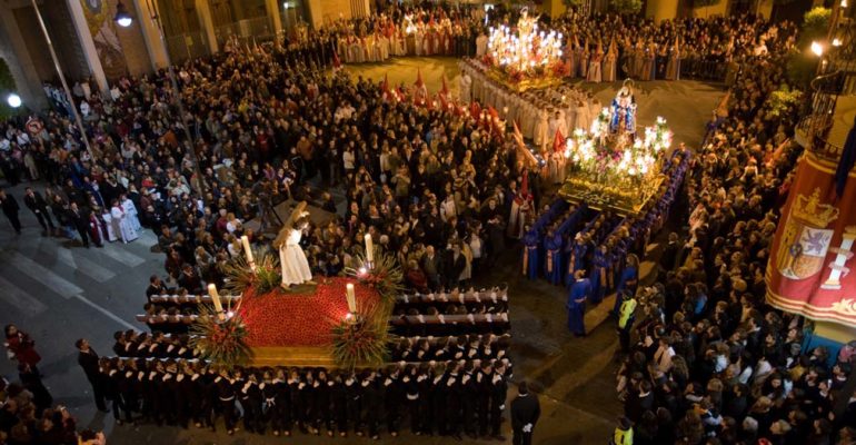 Vive la devoción en las procesiones de Alcantarilla: Una experiencia única