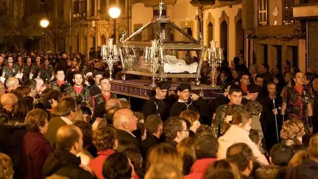 Vive la devoción en las procesiones de Calahorra: tradición y fe