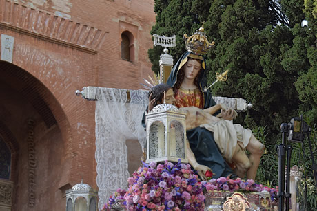 Vive la devoción: Procesiones del Sábado en Granada