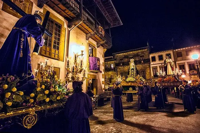 Vive la emoción de las procesiones de Semana Santa en Gijón